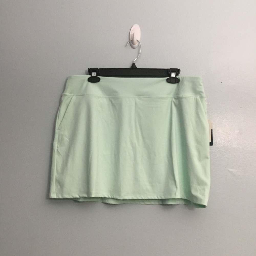 Tommy Bahama golf skorts - Picture 14 of 16